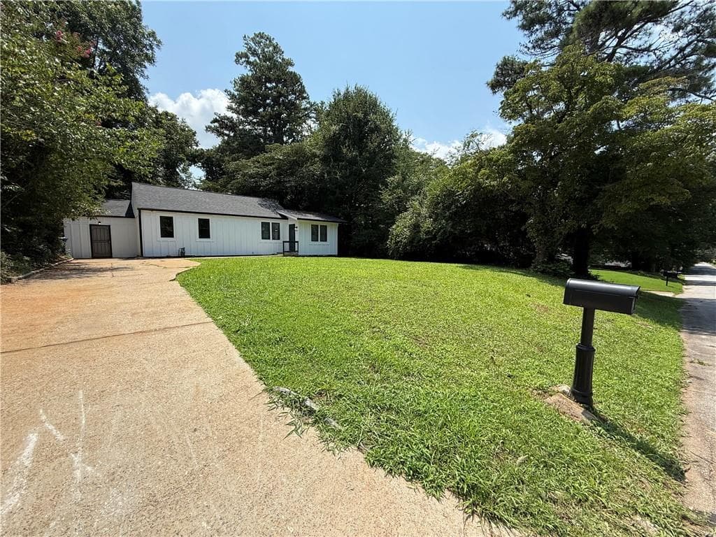 4 bedroom, 2 bathroom, 1,810 sq ft single family residence for sale at 1766 Venetian Drive, Atlanta, GA 30311 — photo 2