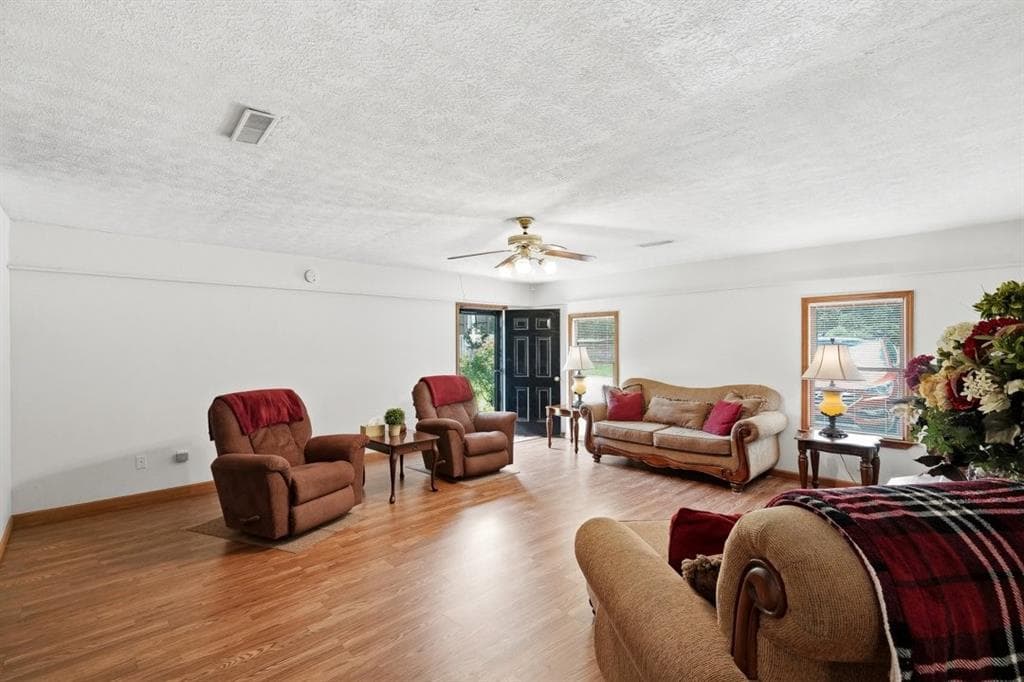 3 bedroom, 2 bathroom, 1,560 sq ft single family residence for sale at 716 County Line Auburn Road, Winder, GA 30680 — photo 7