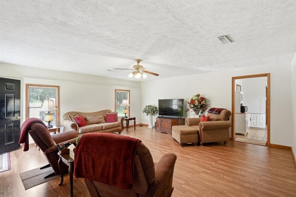 3 bedroom, 2 bathroom, 1,560 sq ft single family residence for sale at 716 County Line Auburn Road, Winder, GA 30680 — photo 8