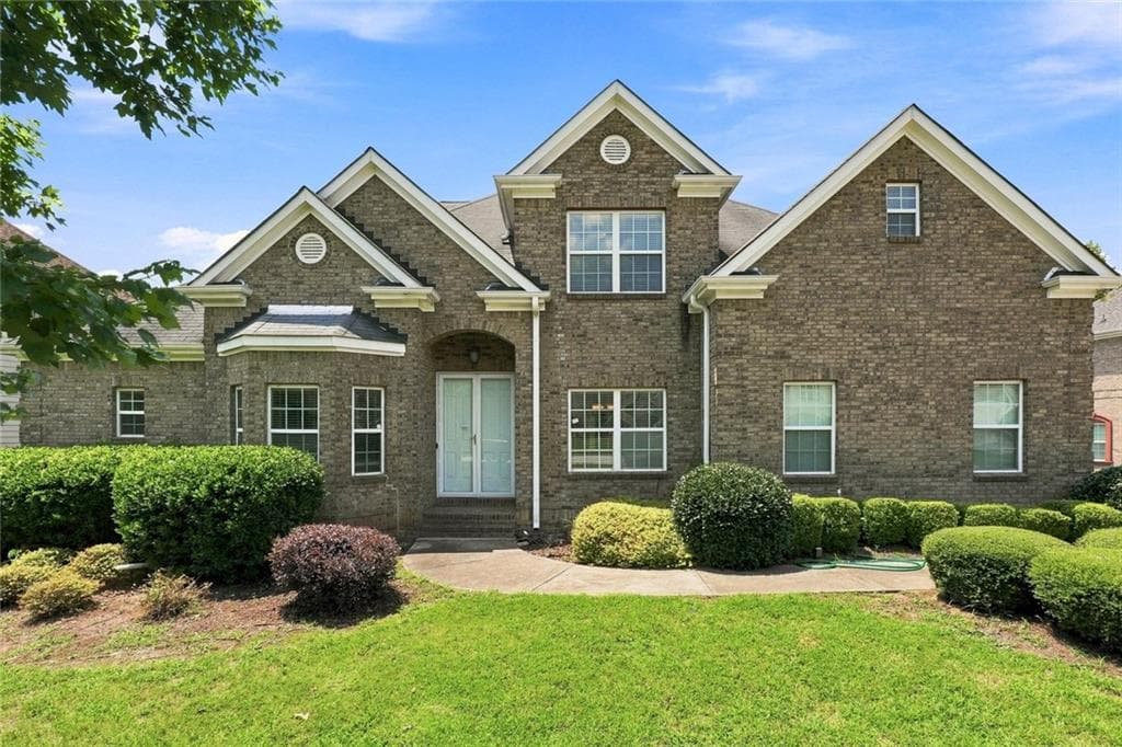 5 bedroom, 4 bathroom, 4,500 sq ft single family residence for sale at 2599 Saint Paul Drive, Atlanta, GA 30331 — photo 1 of 38