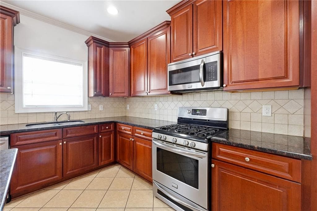 5 bedroom, 4 bathroom, 4,500 sq ft single family residence for sale at 2599 Saint Paul Drive, Atlanta, GA 30331 — photo 7