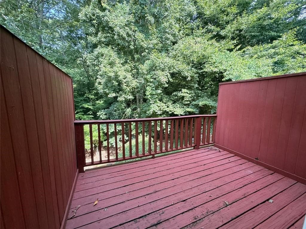 3 bedroom, 3 bathroom, 1,864 sq ft condominium for sale at 2510 Hidden Cove Court, Gainesville, GA 30501 — photo 3