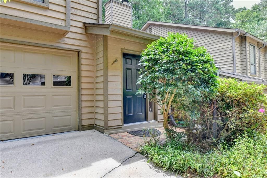 3 bedroom, 3 bathroom, 2,482 sq ft townhouse for sale at 1834 D Youville Lane, Atlanta, GA 30341 — photo 3