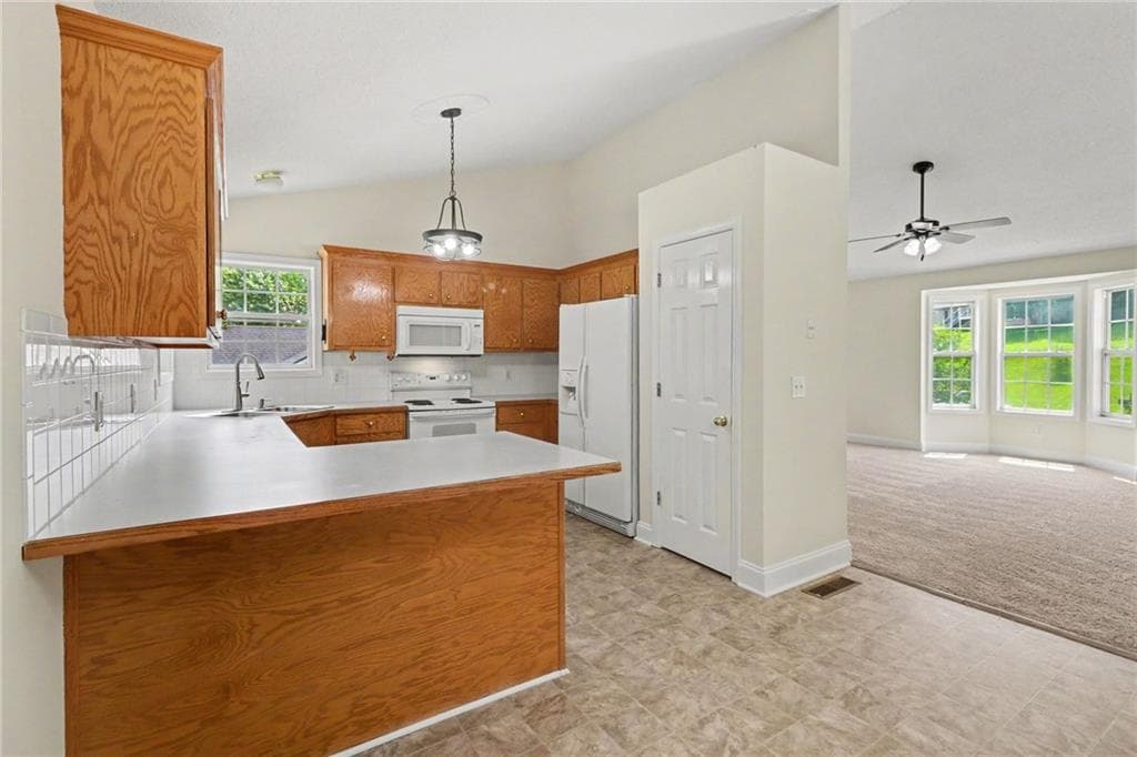 3 bedroom, 2 bathroom, 1,814 sq ft single family residence under contract at 18 Broadlands Drive, White, GA 30184 — photo 5