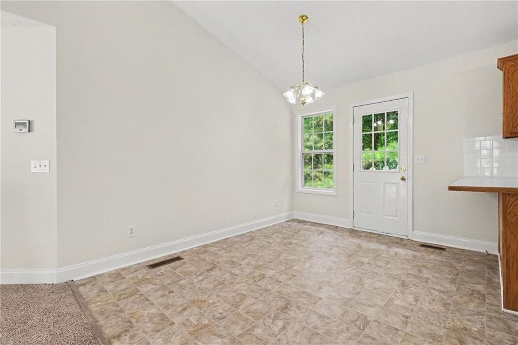3 bedroom, 2 bathroom, 1,814 sq ft single family residence under contract at 18 Broadlands Drive, White, GA 30184 — photo 10