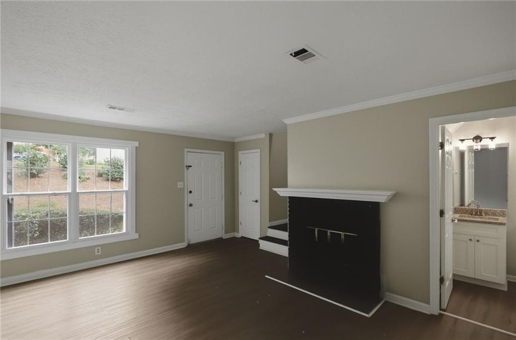 2 bedroom, 3 bathroom, 1,240 sq ft townhouse for rent at 218 Mill Creek Place, Roswell, GA 30076 for $1,750 a month — photo 2