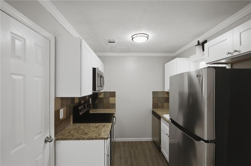 2 bedroom, 3 bathroom, 1,240 sq ft townhouse for rent at 218 Mill Creek Place, Roswell, GA 30076 for $1,750 a month — photo 4