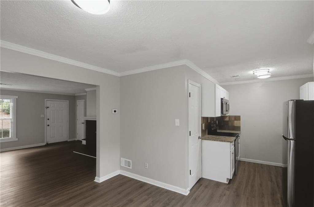 2 bedroom, 3 bathroom, 1,240 sq ft townhouse for rent at 218 Mill Creek Place, Roswell, GA 30076 for $1,750 a month — photo 9