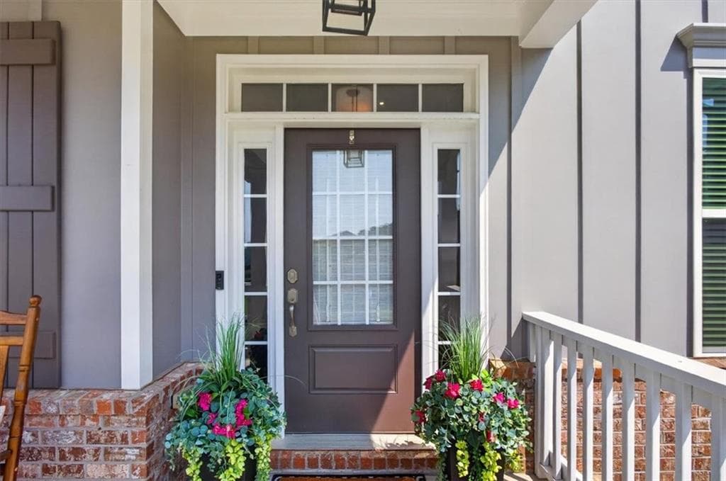 5 bedroom, 4 bathroom, 3,686 sq ft single family residence for sale at 400 Silver Brook Drive, Woodstock, GA 30188 — photo 2