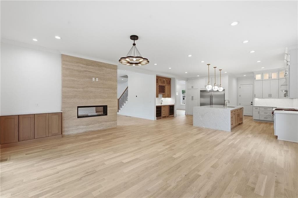 5 bedroom, 6 bathroom, 5,200 sq ft single family residence for sale at 12505 Rumson Court, Alpharetta, GA 30004 — photo 8