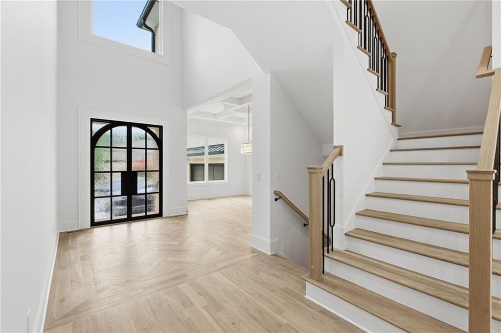 5 bedroom, 6 bathroom, 5,200 sq ft single family residence for sale at 12505 Rumson Court, Alpharetta, GA 30004 — photo 6