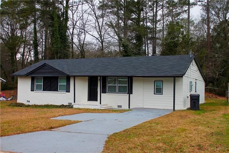 4 bedroom, 3 bathroom, 1,700 sq ft single family residence under contract at 8947 Yarmouth Drive, Jonesboro, GA 30238