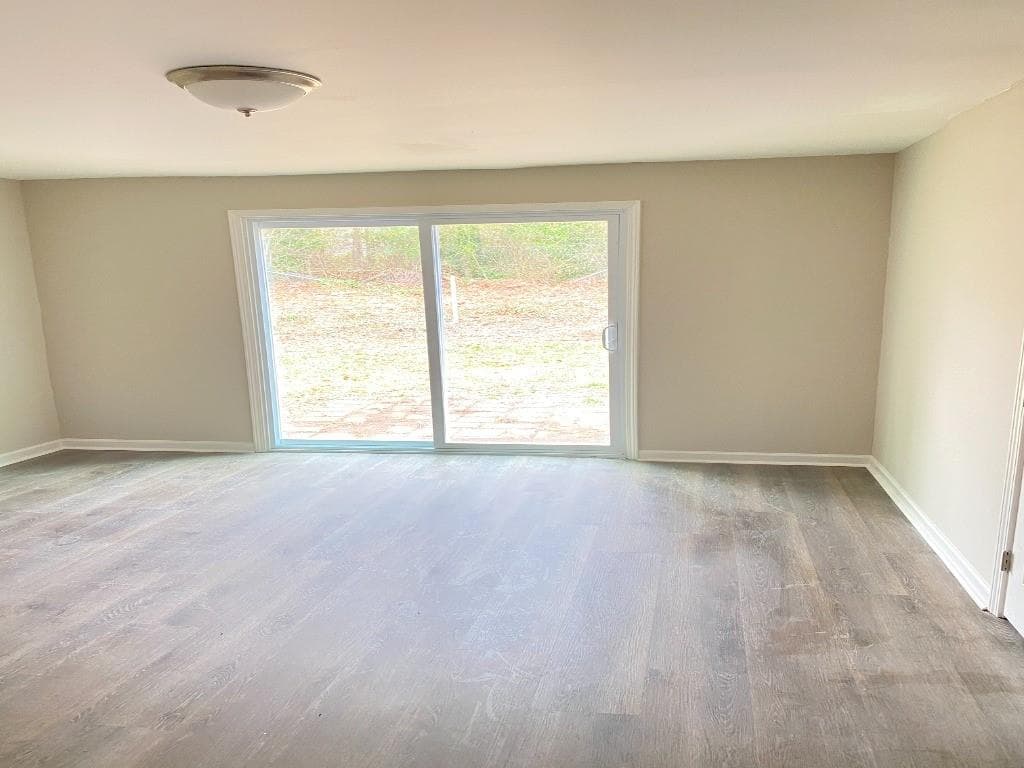 4 bedroom, 3 bathroom, 1,700 sq ft single family residence under contract at 8947 Yarmouth Drive, Jonesboro, GA 30238 — photo 7