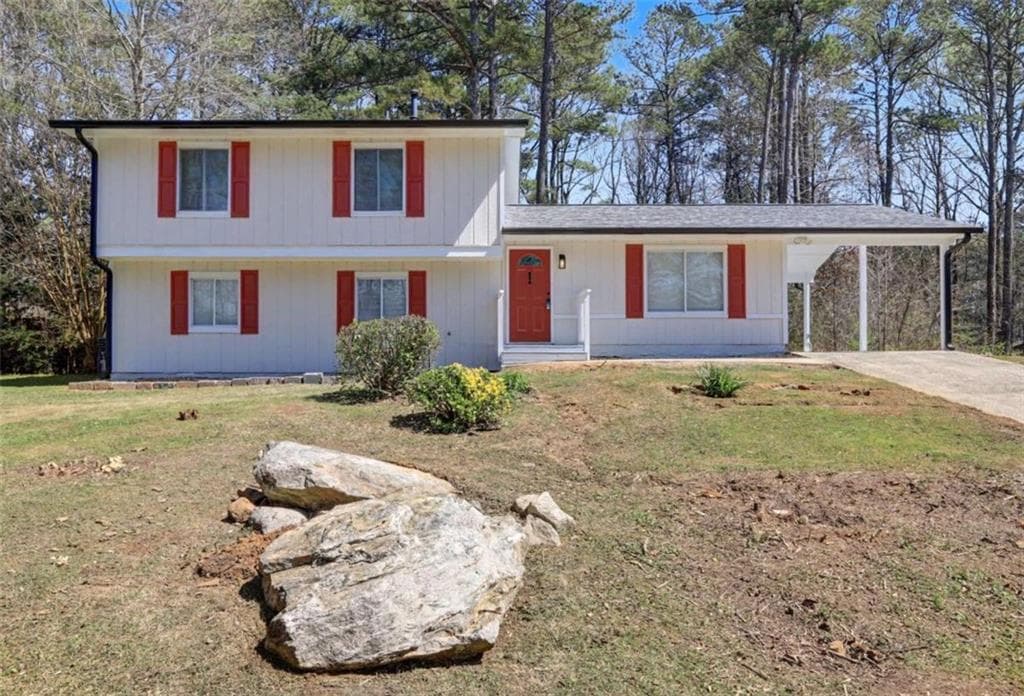 4 bedroom, 3 bathroom, 1,956 sq ft single family residence for sale at 7230 Connell Road, Fairburn, GA 30213 — photo 3