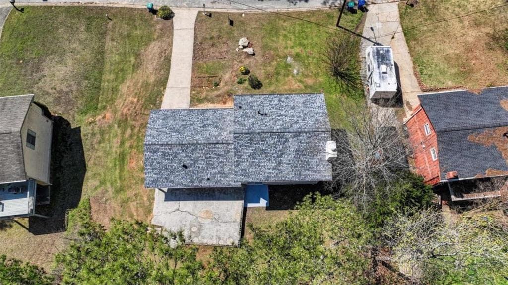 4 bedroom, 3 bathroom, 1,956 sq ft single family residence for sale at 7230 Connell Road, Fairburn, GA 30213 — photo 4