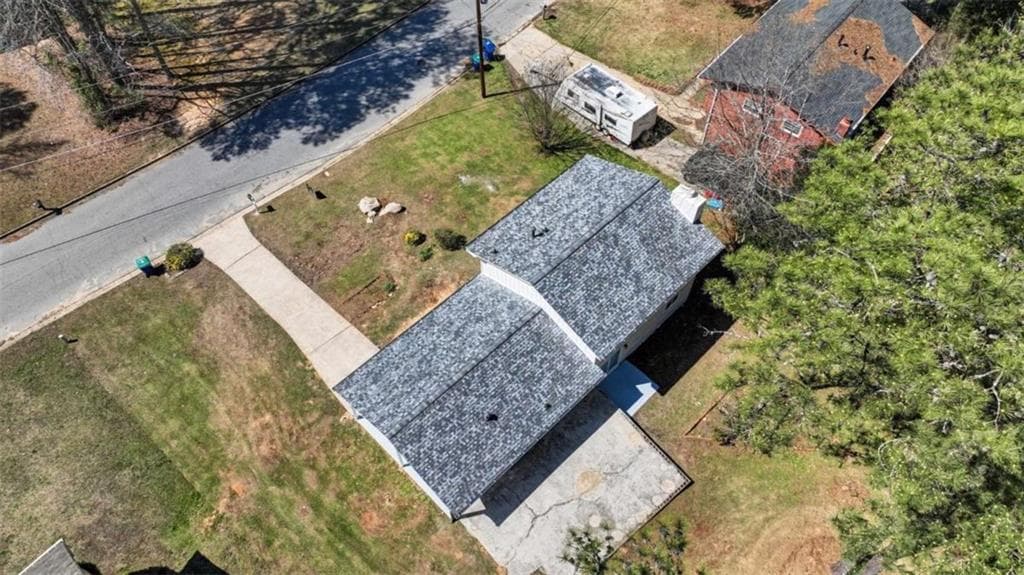 4 bedroom, 3 bathroom, 1,956 sq ft single family residence for sale at 7230 Connell Road, Fairburn, GA 30213 — photo 5