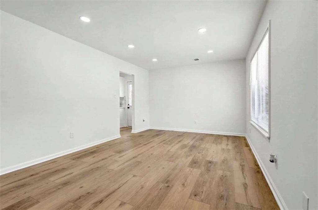 4 bedroom, 3 bathroom, 1,956 sq ft single family residence for sale at 7230 Connell Road, Fairburn, GA 30213 — photo 7