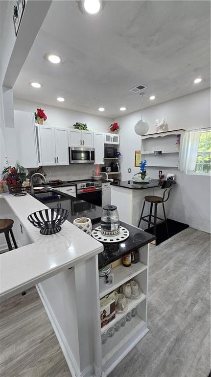 4 bedroom, 2 bathroom, 2,100 sq ft single family residence under contract at 8327 Chicago Avenue, Douglasville, GA 30134 — photo 3