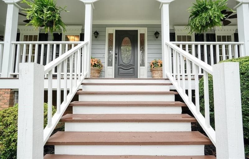 5 bedroom, 4 bathroom, 3,644 sq ft single family residence under contract at 1011 Fairway Valley Drive, Woodstock, GA 30189 — photo 3