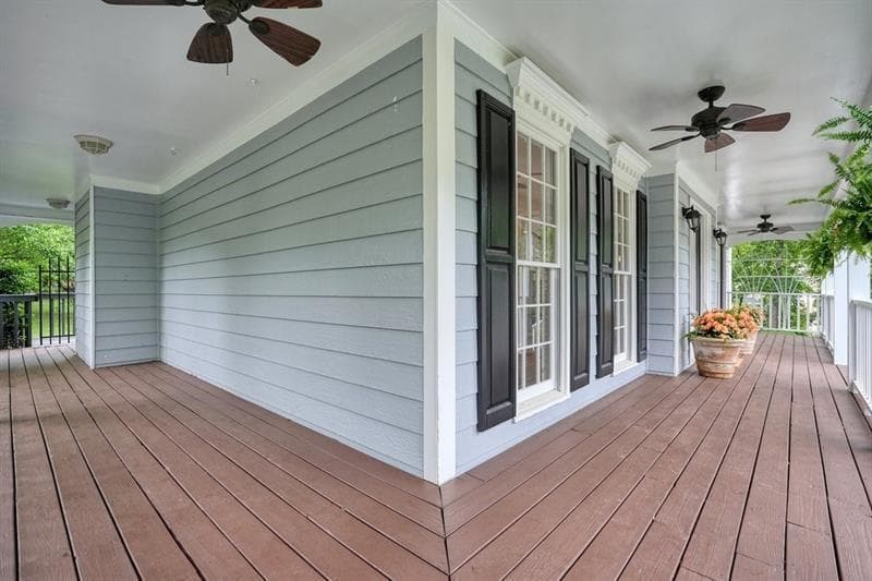 5 bedroom, 4 bathroom, 3,644 sq ft single family residence under contract at 1011 Fairway Valley Drive, Woodstock, GA 30189 — photo 5
