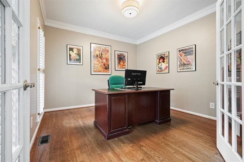 5 bedroom, 4 bathroom, 3,644 sq ft single family residence under contract at 1011 Fairway Valley Drive, Woodstock, GA 30189 — photo 8