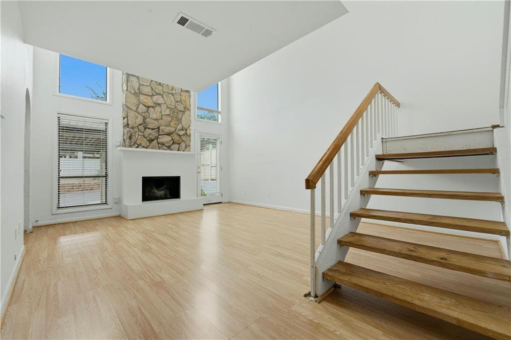 3 bedroom, 3 bathroom, 1,780 sq ft townhouse for sale at 605 Serramonte Drive, Marietta, GA 30068 — photo 5