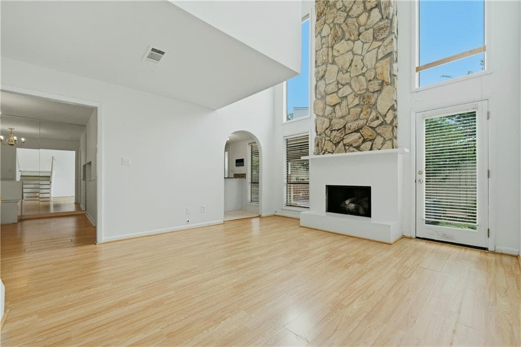 3 bedroom, 3 bathroom, 1,780 sq ft townhouse for sale at 605 Serramonte Drive, Marietta, GA 30068 — photo 6