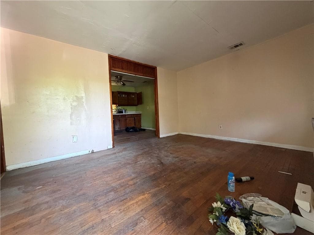 3 bedroom, 1 bathroom, 1,202 sq ft single family residence under contract at 1517 Glenrock Drive, Atlanta, GA 30318 — photo 7