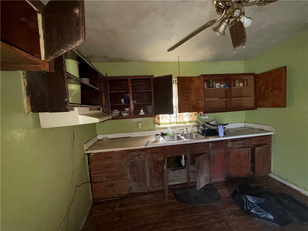 3 bedroom, 1 bathroom, 1,202 sq ft single family residence under contract at 1517 Glenrock Drive, Atlanta, GA 30318 — photo 9