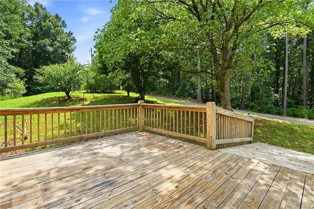 2 bedroom, 2 bathroom, 950 sq ft single family residence under contract at 1310 Davis Road, Fairmount, GA 30139 — photo 6