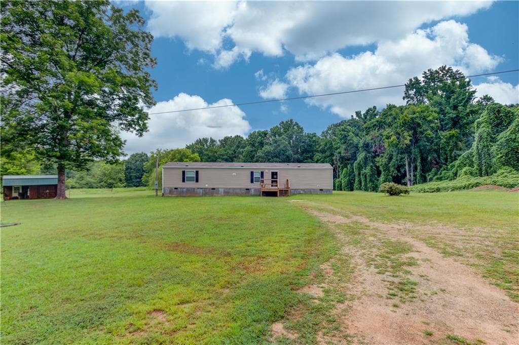 3 bedroom, 2 bathroom, 902 sq ft single family residence for sale at 492 Gumlog Creek, Martin, GA 30557 — photo 6