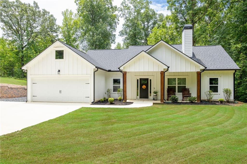 3 bedroom, 2 bathroom, 1,703 sq ft single family residence under contract at 965 Crossroads Church Road, Rockmart, GA 30153