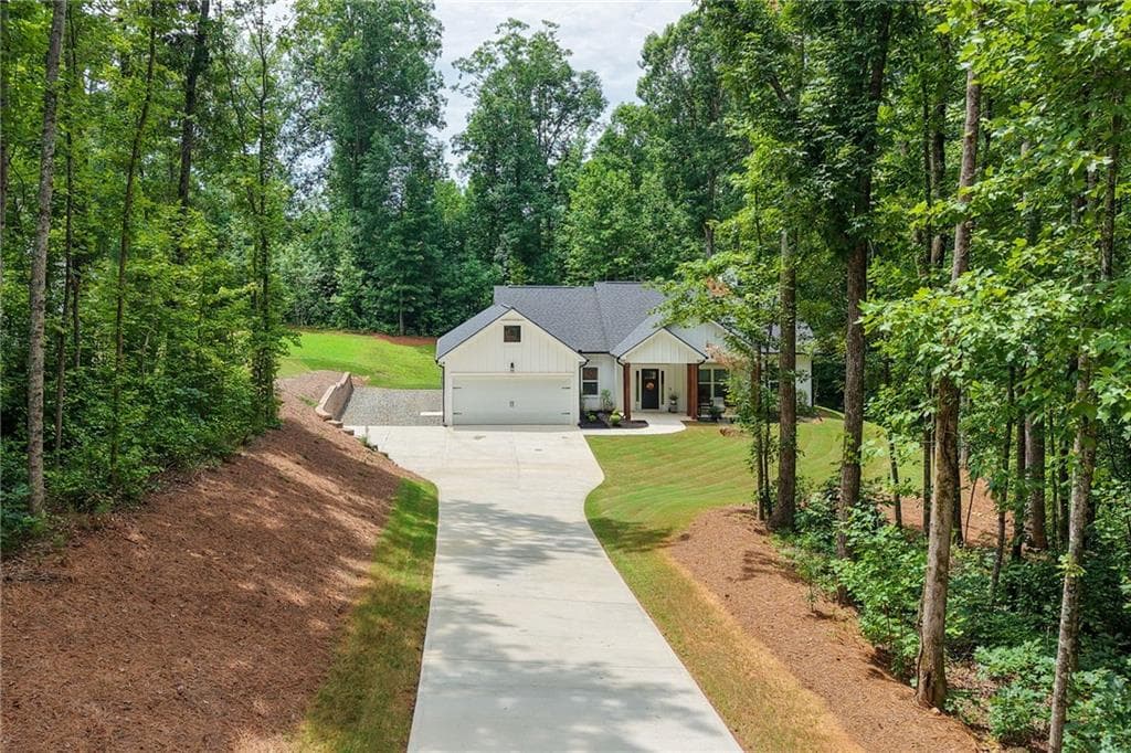 3 bedroom, 2 bathroom, 1,703 sq ft single family residence under contract at 965 Crossroads Church Road, Rockmart, GA 30153 — photo 2