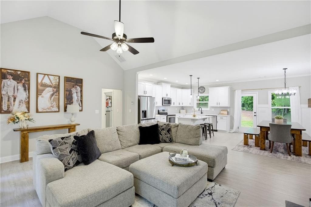 3 bedroom, 2 bathroom, 1,703 sq ft single family residence under contract at 965 Crossroads Church Road, Rockmart, GA 30153 — photo 5