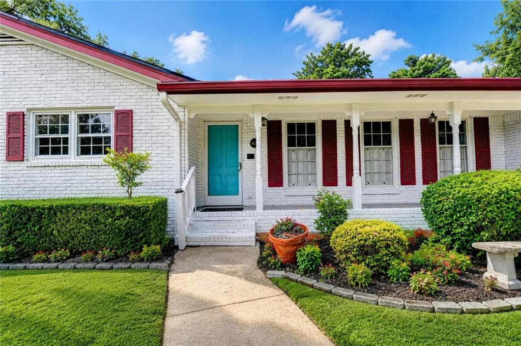 4 bedroom, 3 bathroom, 2,650 sq ft single family residence for sale at 4875 Five Forks Trickum Road, Lilburn, GA 30047 — photo 3
