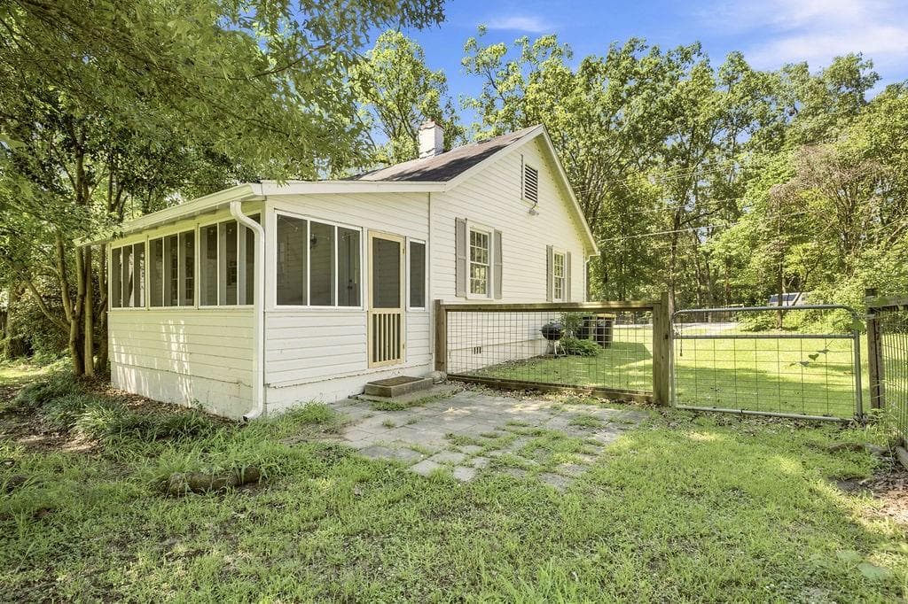 2 bedroom, 1 bathroom, 926 sq ft single family residence for sale at 608 Briarwood Circle, Rome, GA 30165 — photo 4