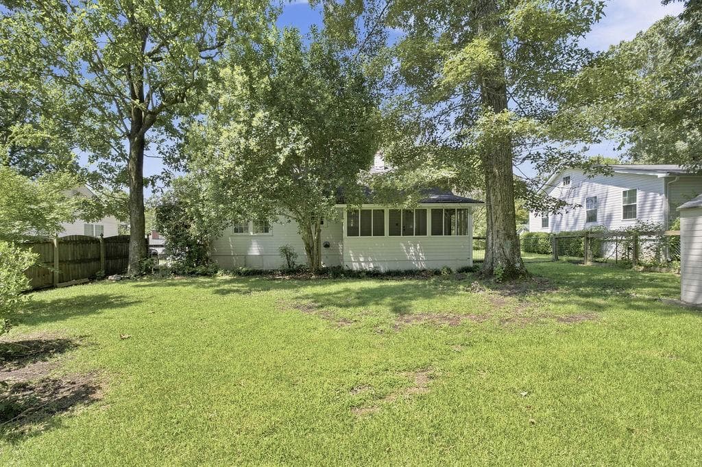 2 bedroom, 1 bathroom, 926 sq ft single family residence for sale at 608 Briarwood Circle, Rome, GA 30165 — photo 5