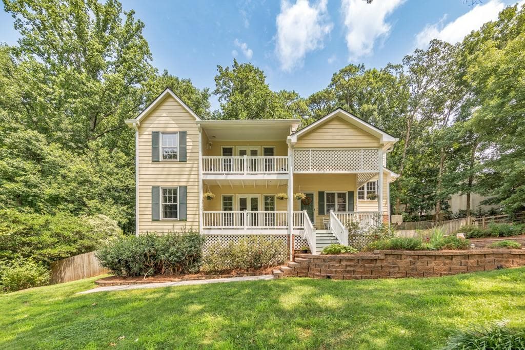 5 bedroom, 4 bathroom, 3,580 sq ft single family residence for sale at 11675 Highland Colony Drive, Roswell, GA 30075 — photo 1 of 72