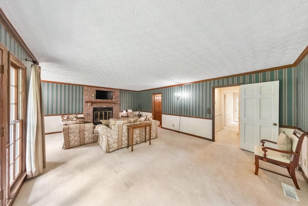5 bedroom, 4 bathroom, 3,580 sq ft single family residence for sale at 11675 Highland Colony Drive, Roswell, GA 30075 — photo 2