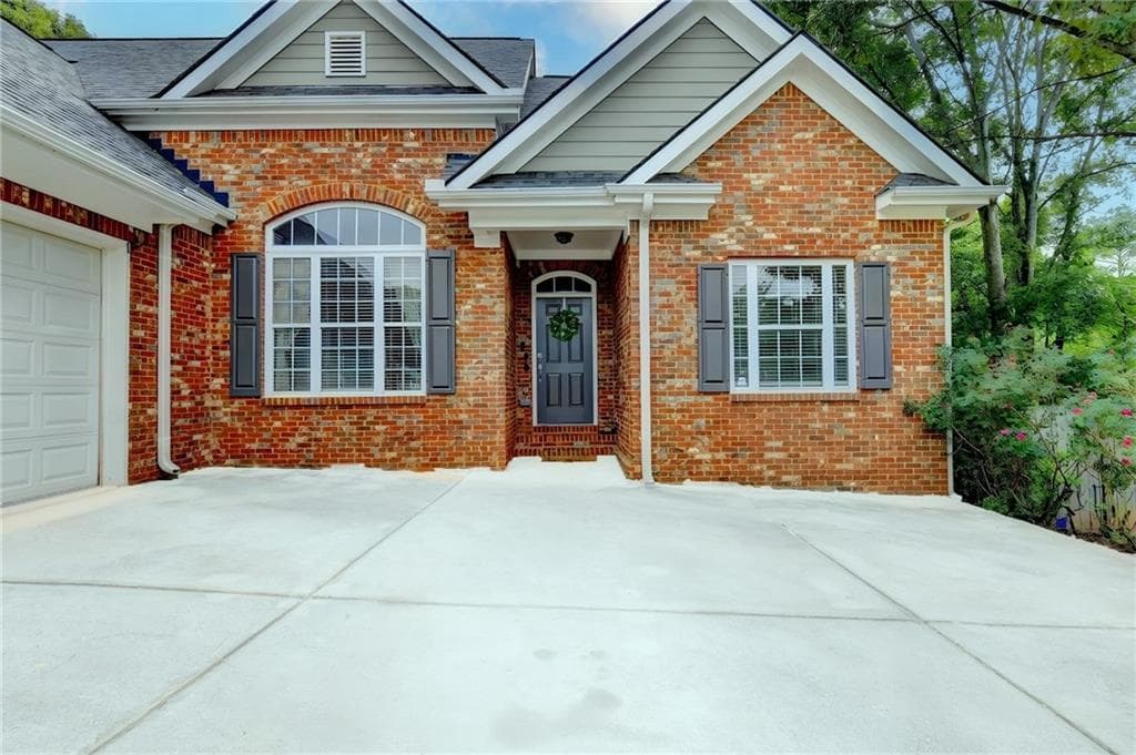 4 bedroom, 3 bathroom, 2,589 sq ft single family residence for sale at 49 Flintstone Road, Jefferson, GA 30549 — photo 3