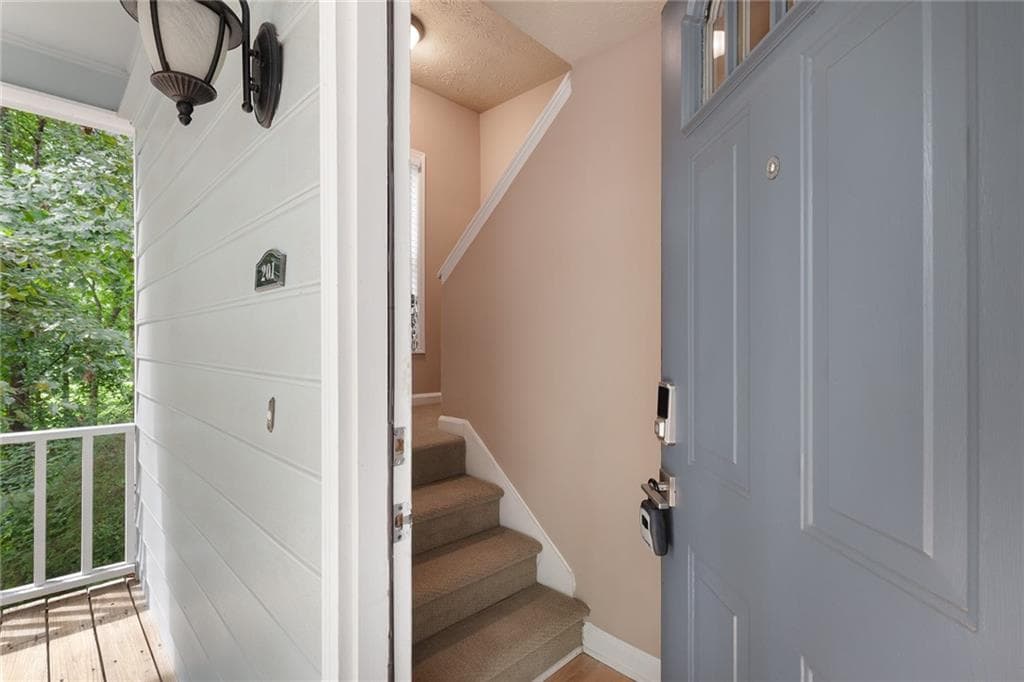 3 bedroom, 2 bathroom, 1,587 sq ft condominium for sale at 4080 Riverlook Parkway 201, Marietta, GA 30067 — photo 5