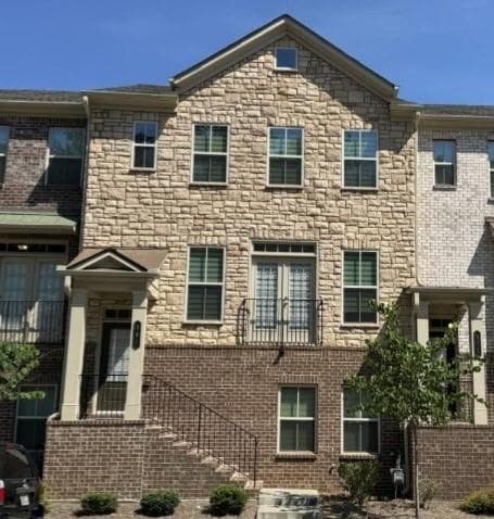 3 bedroom, 4 bathroom, 2,256 sq ft townhouse for rent at 381 Northaven Avenue, Suwanee, GA 30024 for $2,800 a month — photo 1 of 34