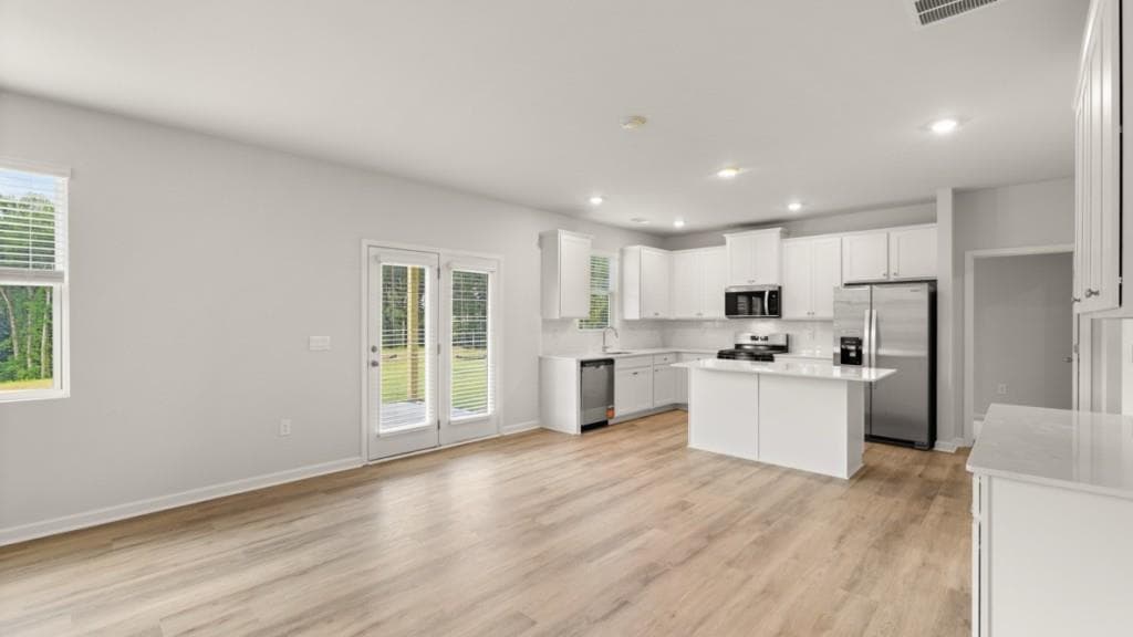 5 bedroom, 5 bathroom, 3,389 sq ft single family residence for sale at 399 Grandview Drive, Dawsonville, GA 30534 — photo 4