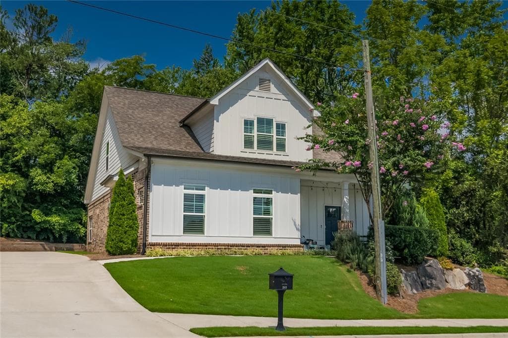3 bedroom, 3 bathroom, 2,990 sq ft single family residence sold at 389 N Perry Street, Lawrenceville, GA 30046