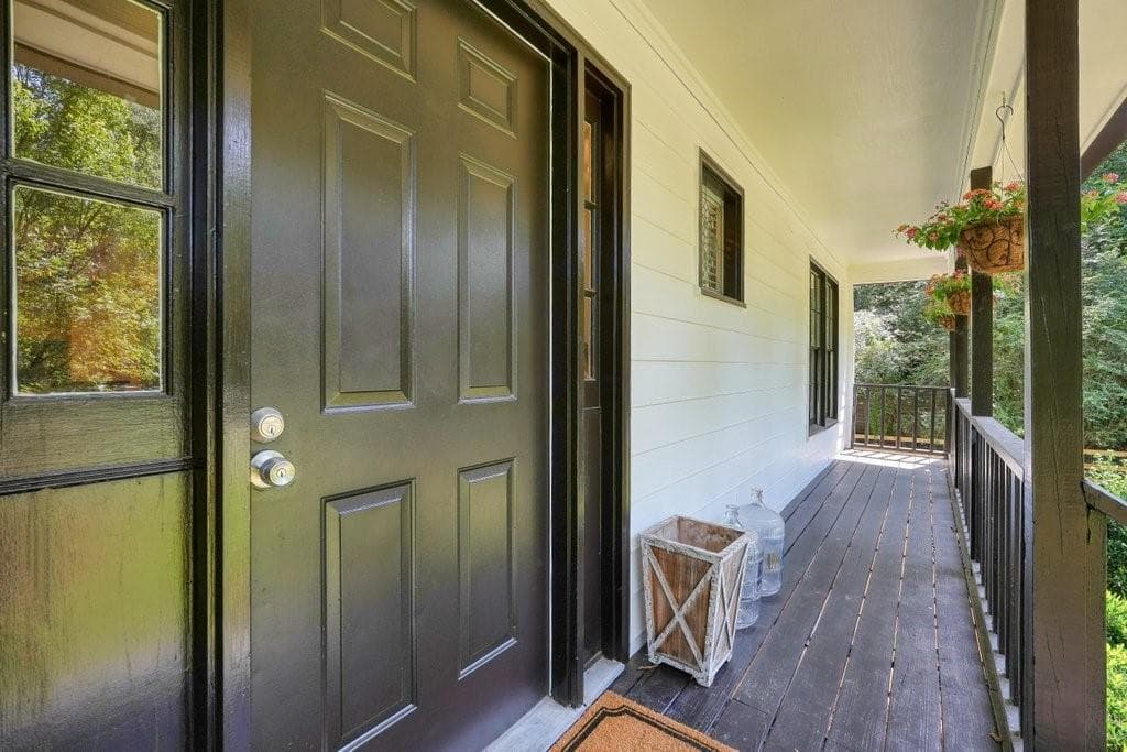 5 bedroom, 4 bathroom, 2,179 sq ft single family residence for sale at 3003 Maple Lane, Alpharetta, GA 30009 — photo 2