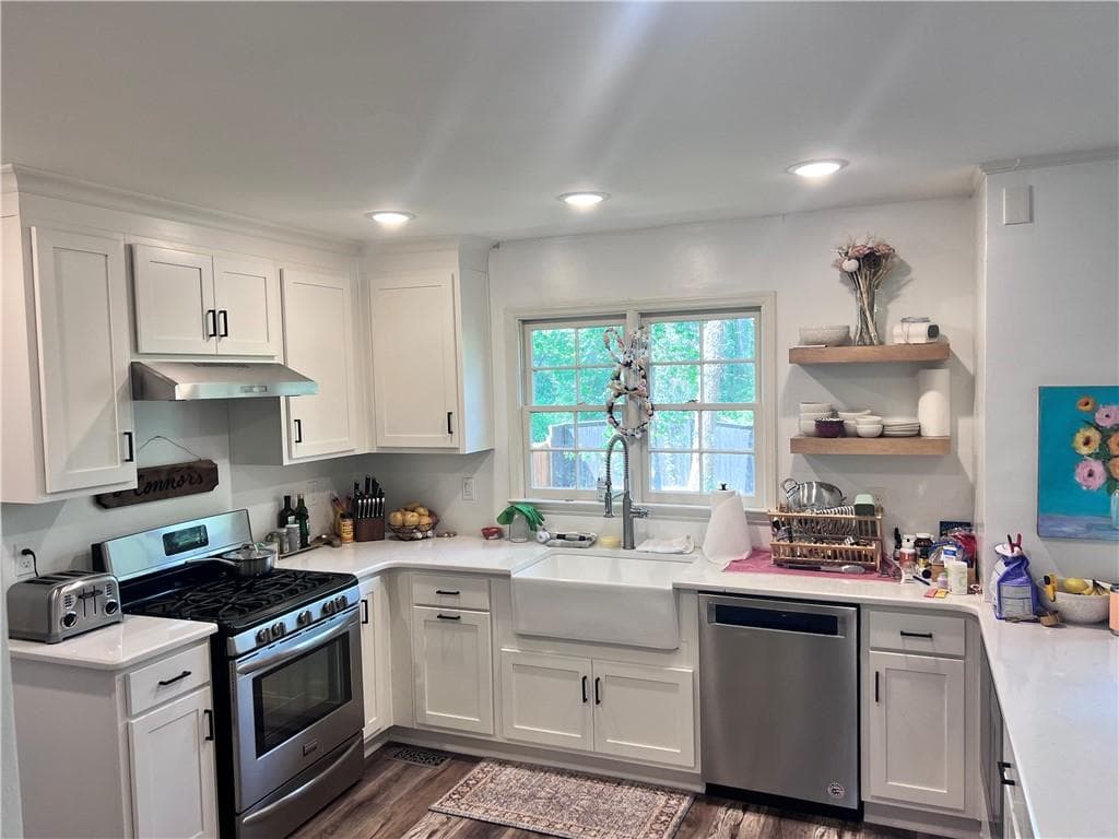5 bedroom, 4 bathroom, 2,179 sq ft single family residence for sale at 3003 Maple Lane, Alpharetta, GA 30009 — photo 6