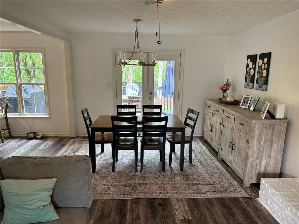 5 bedroom, 4 bathroom, 2,179 sq ft single family residence for sale at 3003 Maple Lane, Alpharetta, GA 30009 — photo 9
