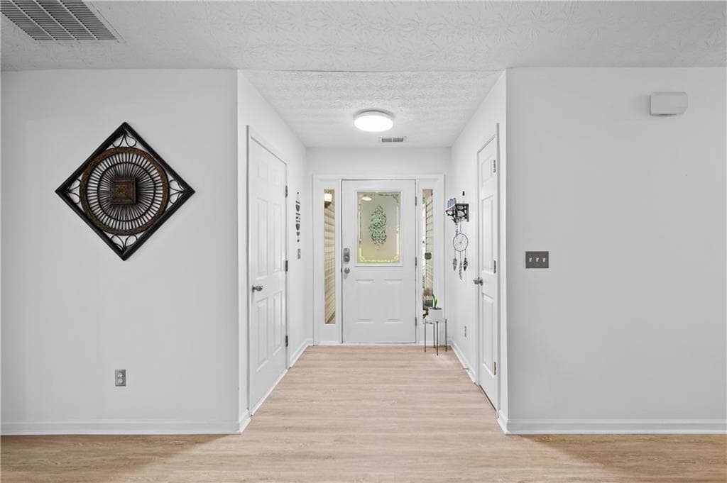 3 bedroom, 2 bathroom, 1,896 sq ft single family residence for sale at 3312 Freedom Landing, Kennesaw, GA 30144 — photo 3
