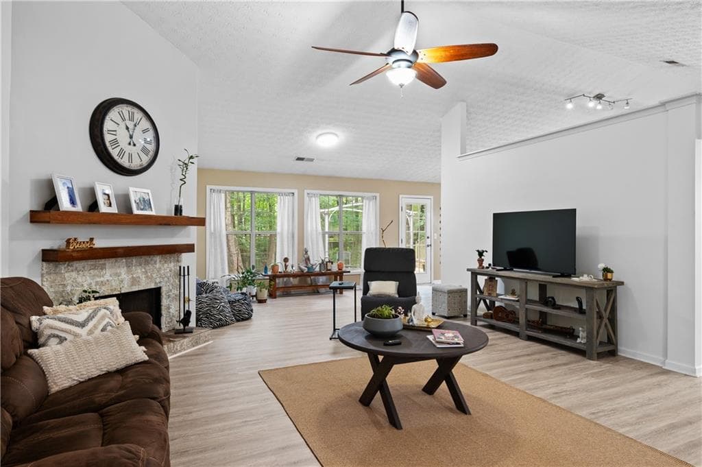 3 bedroom, 2 bathroom, 1,896 sq ft single family residence for sale at 3312 Freedom Landing, Kennesaw, GA 30144 — photo 6