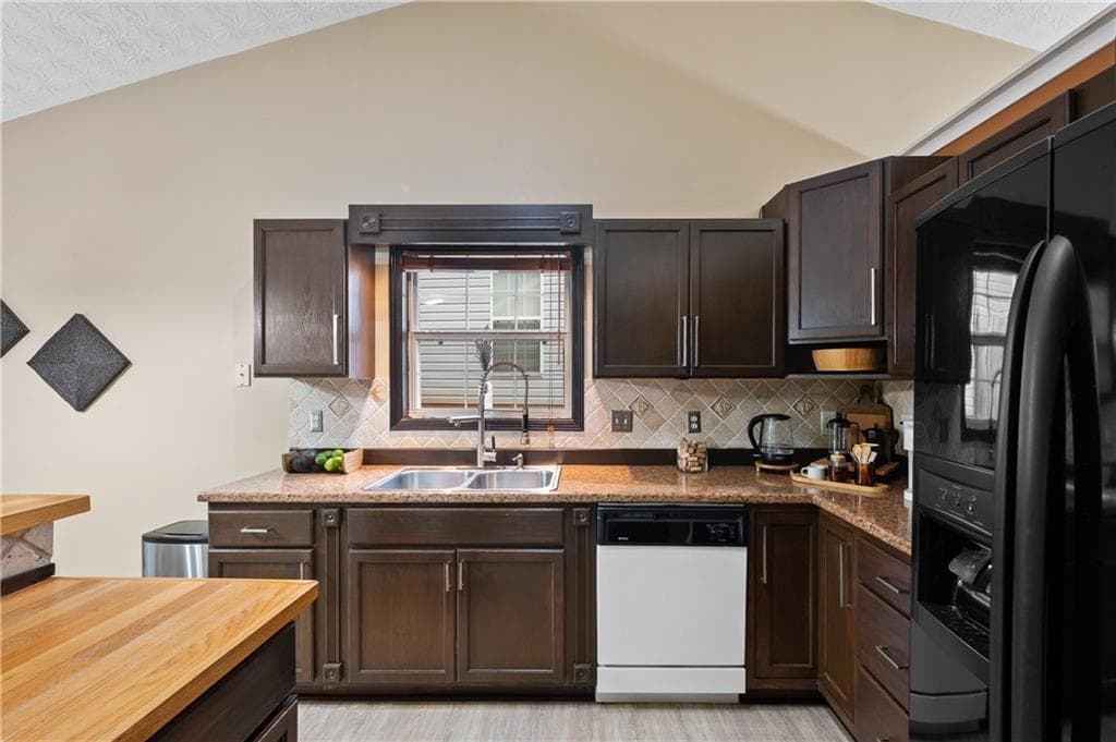 3 bedroom, 2 bathroom, 1,896 sq ft single family residence for sale at 3312 Freedom Landing, Kennesaw, GA 30144 — photo 9
